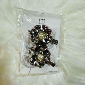Floral Hair Clips - Black and Silver